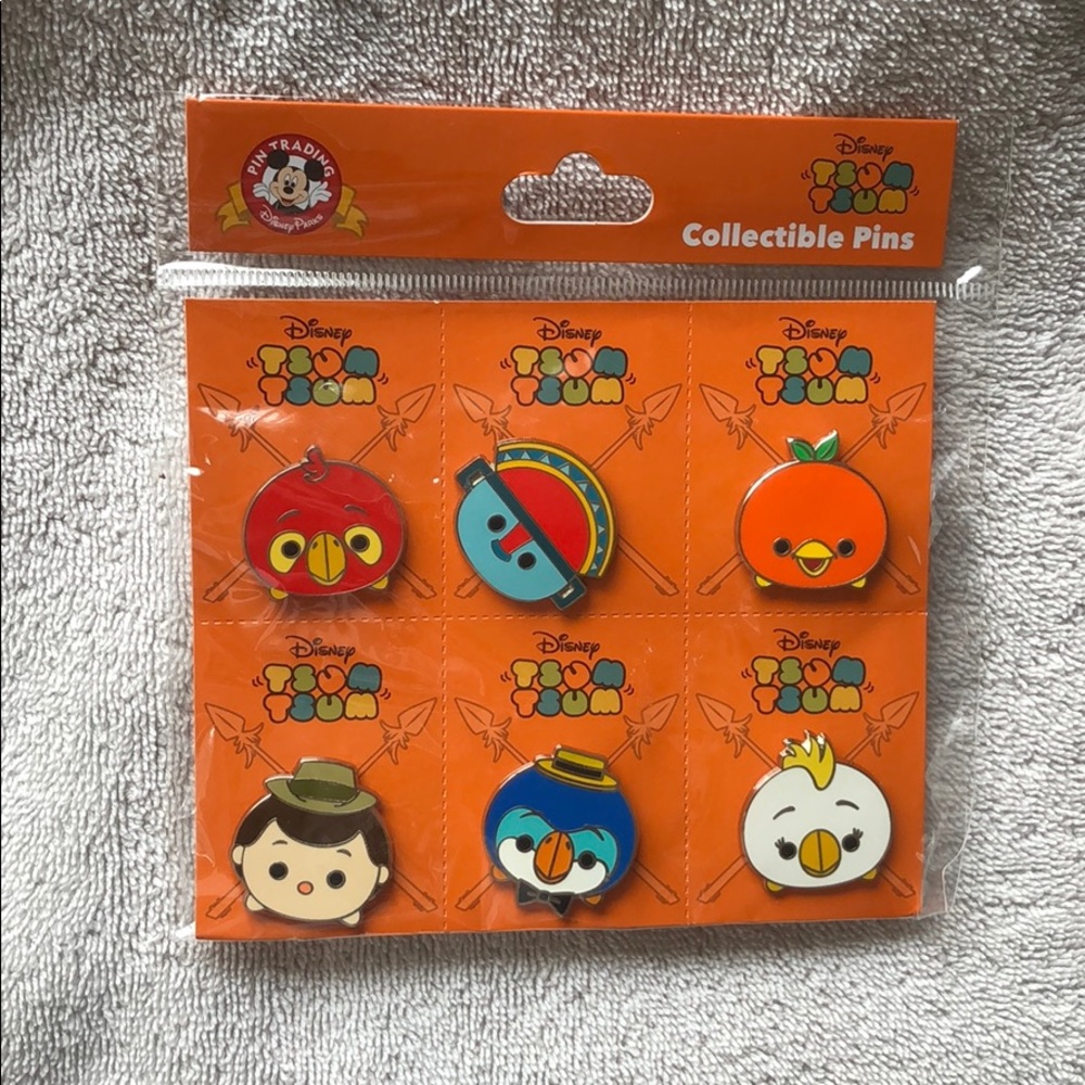 🐭 Tsum Tsum Adventureland Collectible Pin Set